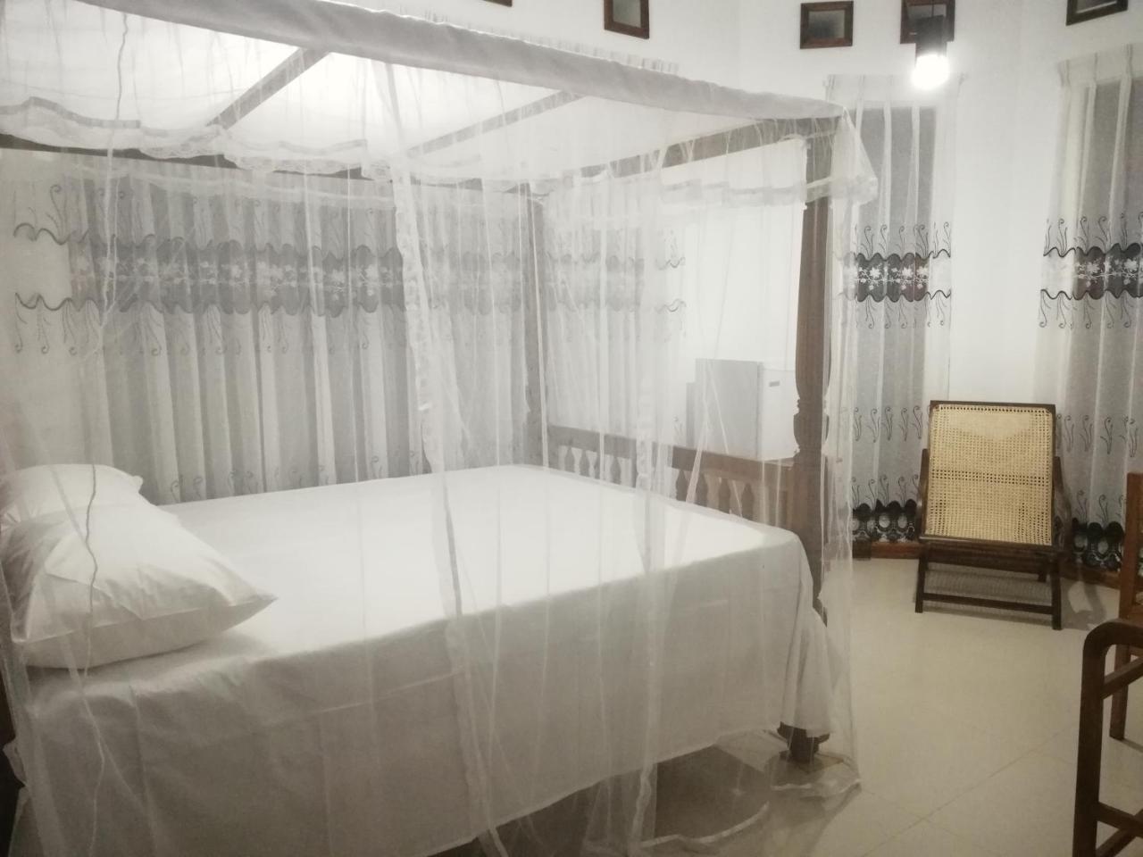 Air Port 5 Minutes Super Clean Upul Bed & Breakfast Negombo Exterior photo