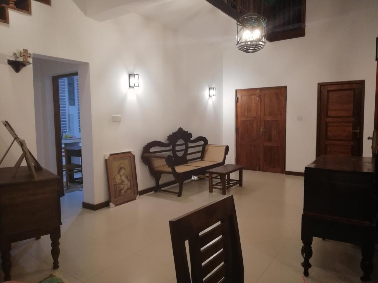 Air Port 5 Minutes Super Clean Upul Bed & Breakfast Negombo Exterior photo