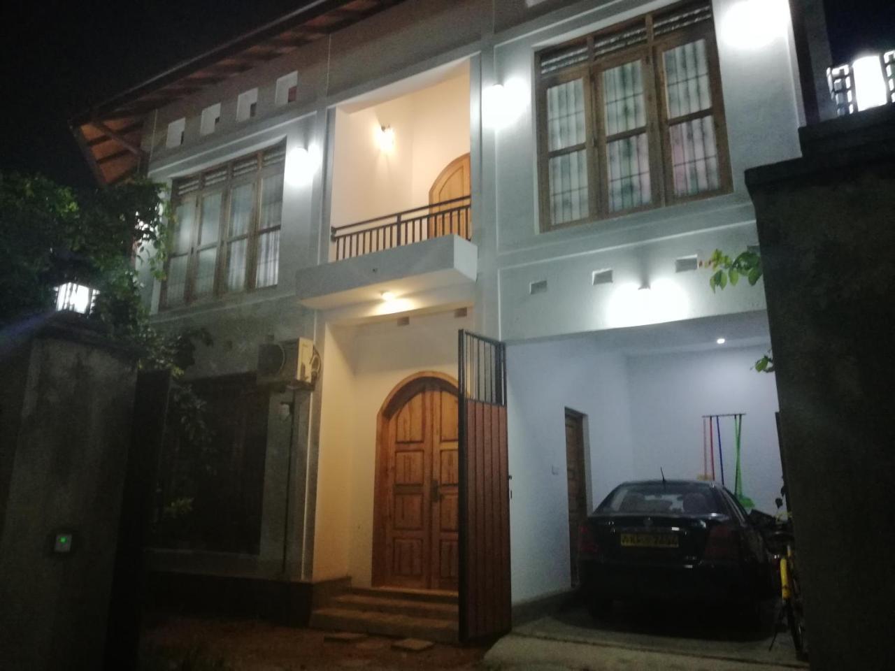 Air Port 5 Minutes Super Clean Upul Bed & Breakfast Negombo Exterior photo