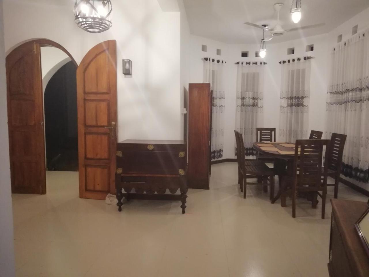 Air Port 5 Minutes Super Clean Upul Bed & Breakfast Negombo Exterior photo