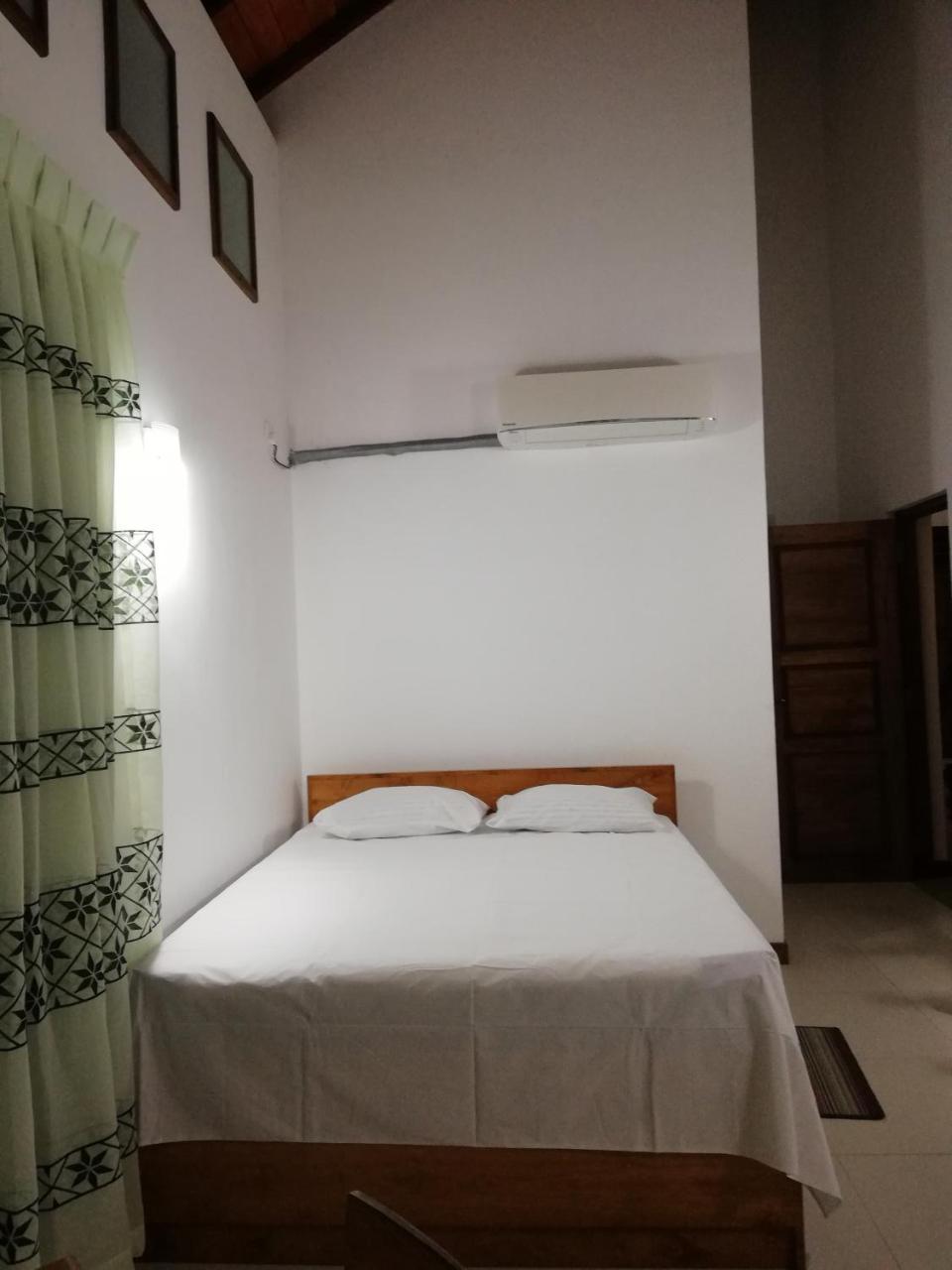 Air Port 5 Minutes Super Clean Upul Bed & Breakfast Negombo Exterior photo