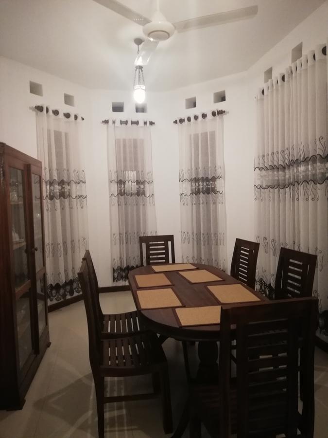 Air Port 5 Minutes Super Clean Upul Bed & Breakfast Negombo Exterior photo