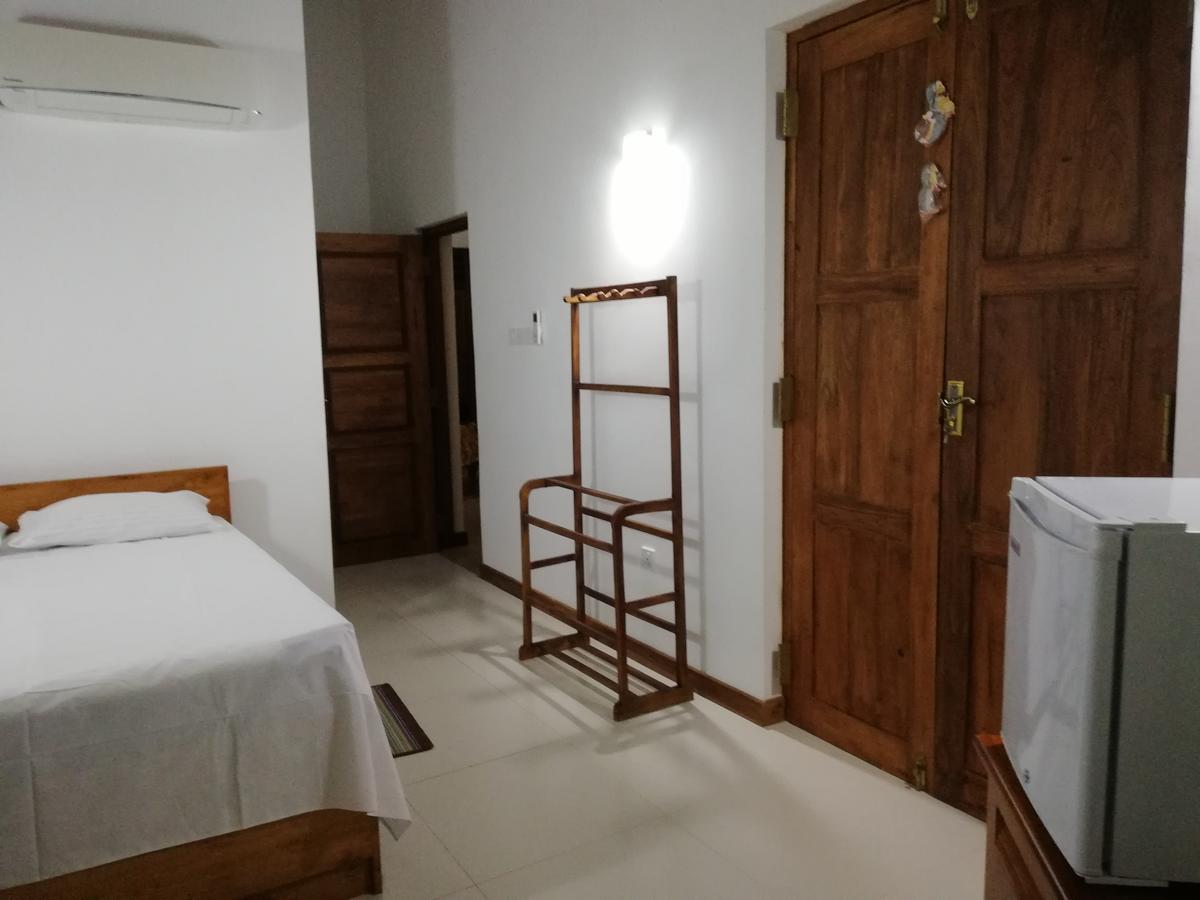 Air Port 5 Minutes Super Clean Upul Bed & Breakfast Negombo Exterior photo