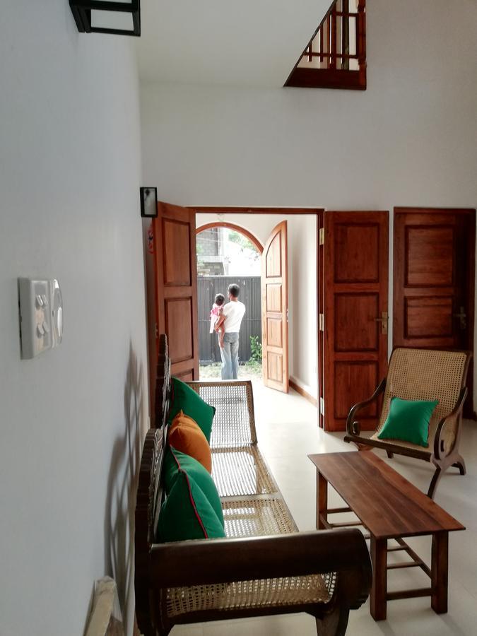 Air Port 5 Minutes Super Clean Upul Bed & Breakfast Negombo Exterior photo