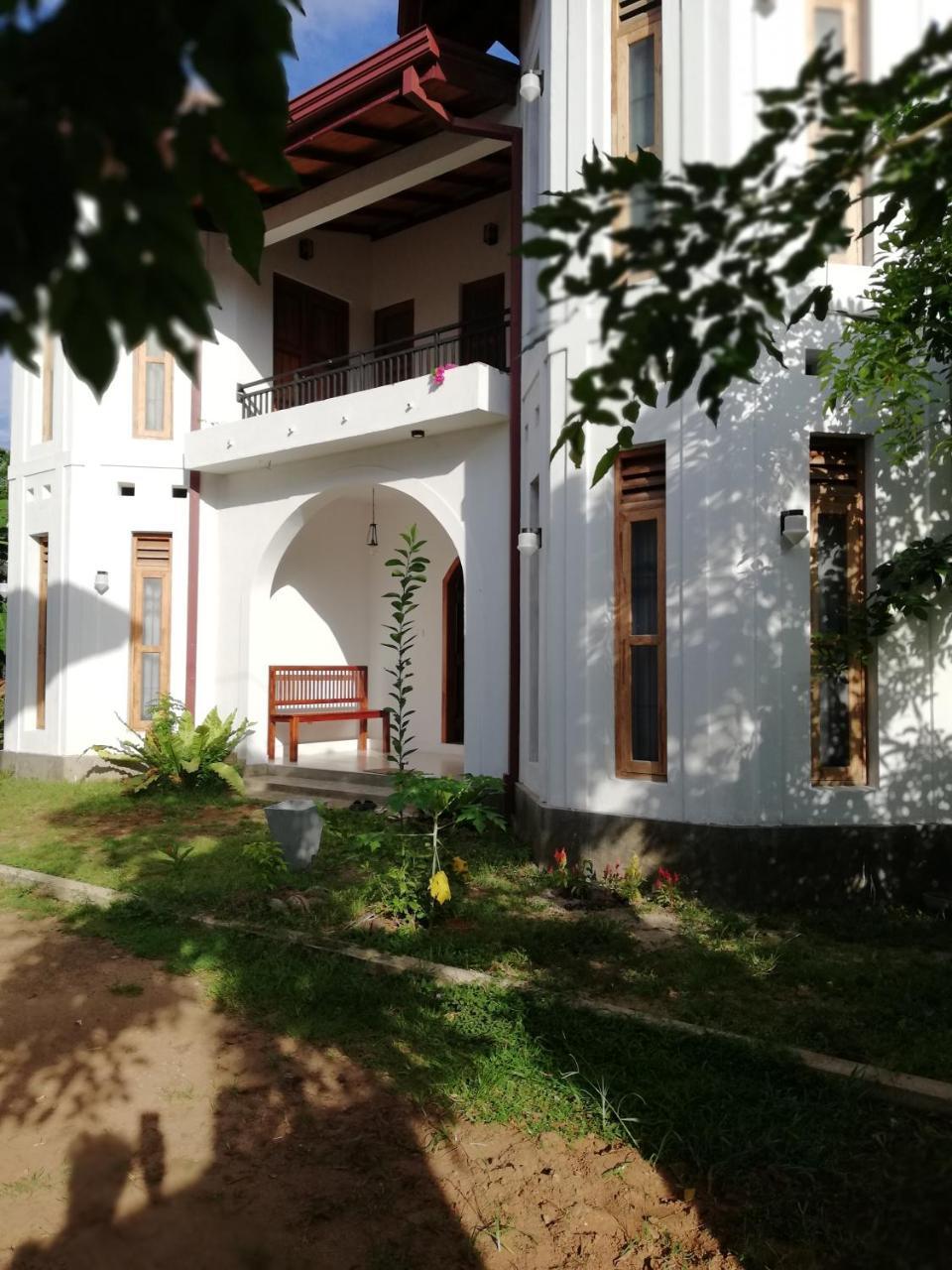 Air Port 5 Minutes Super Clean Upul Bed & Breakfast Negombo Exterior photo